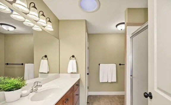 Building Photo - 1390 Henrys Point Dr