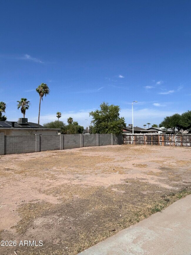 Building Photo - 11102 W Turney Ave