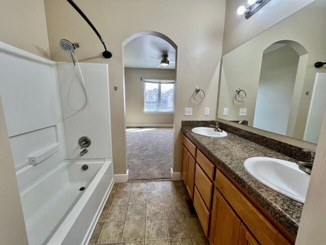 Building Photo - Townhome at Enclave for Rent in Rifle