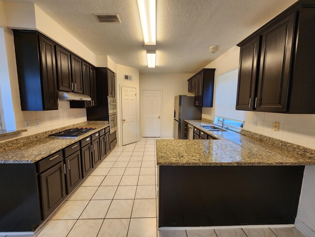 Building Photo - 5017 Heritage Ln