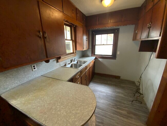 Building Photo - 230 S Virginia Ave