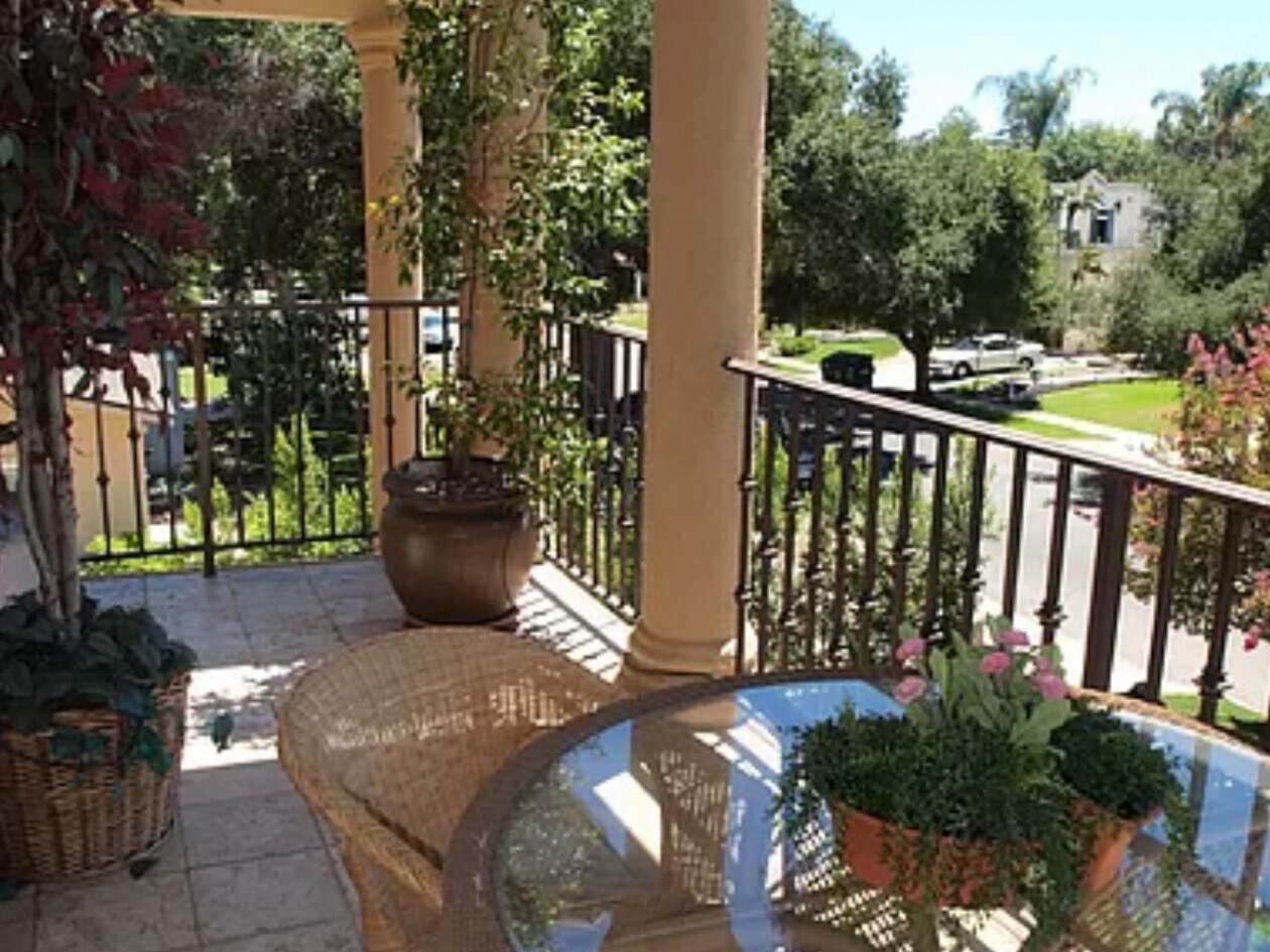 Building Photo - 406 N Fairview St