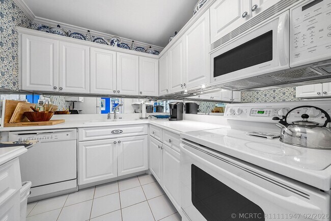 Building Photo - 2600 N Flagler Dr