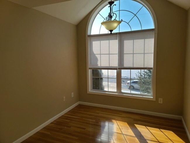 Building Photo - 3 Bedroom Townhome for Rent in Waynesboro