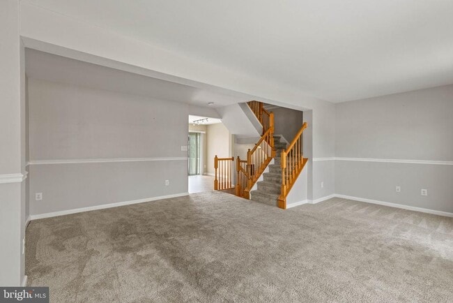 Building Photo - 302 Fox Trail
