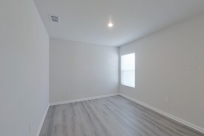 Building Photo - 1701 Minnesota Rd