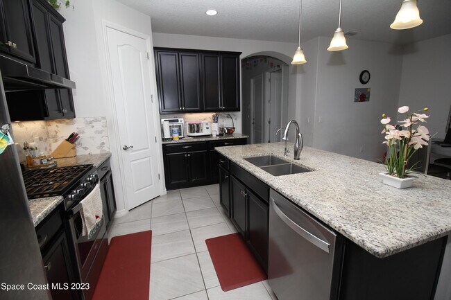 Building Photo - 3039 Burghley Park Way
