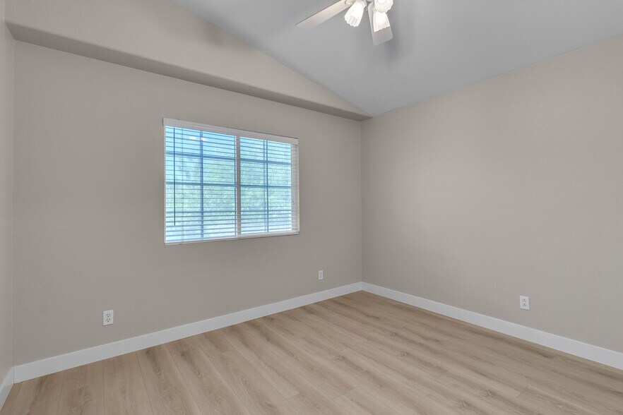 Building Photo - 1568 Lamplight Village Ln