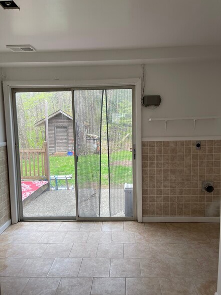 Building Photo - 46 Ableman Ave