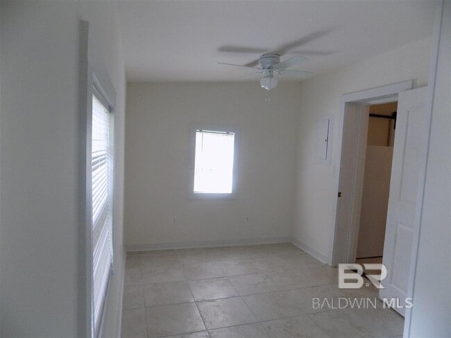 Building Photo - 228 Seminole Ave