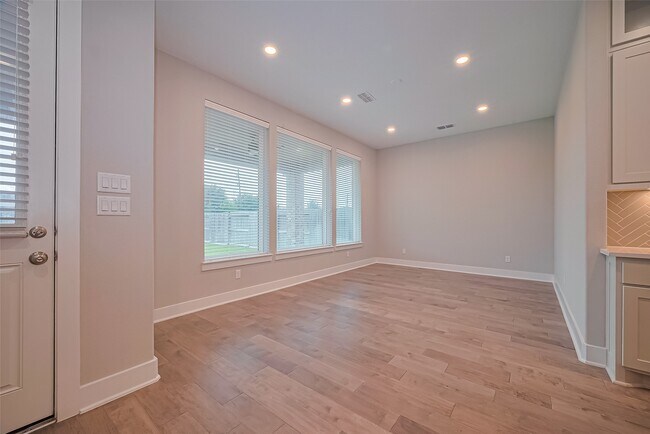 Building Photo - 1322 McMurtry Ridge Dr