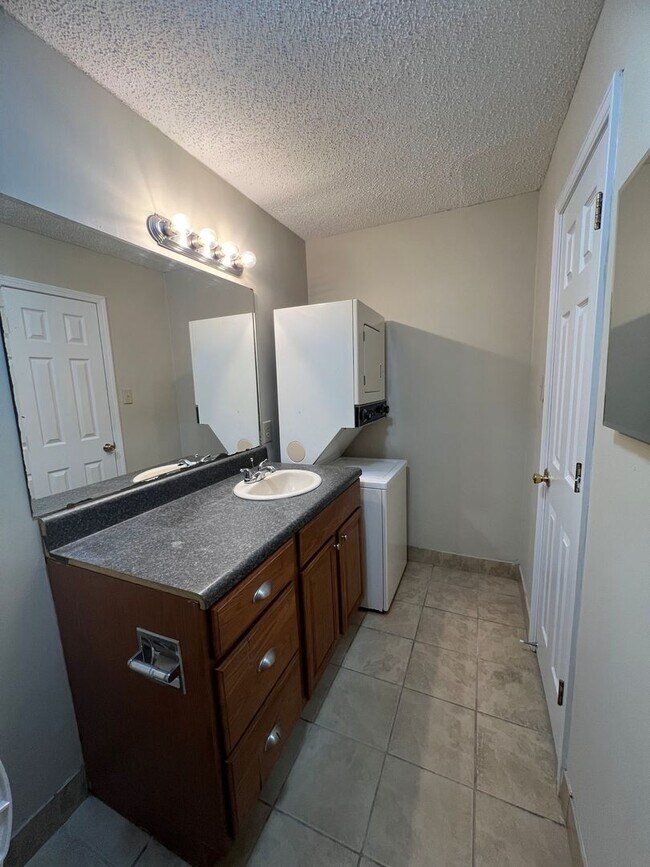 Building Photo - bg0211