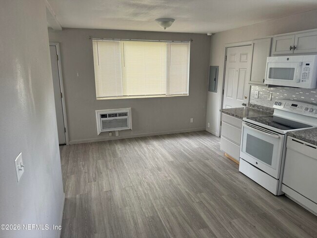 Building Photo - 5659 Ansley St