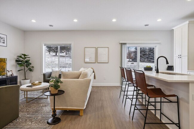 Building Photo - Model 3 Bedroom Town Home