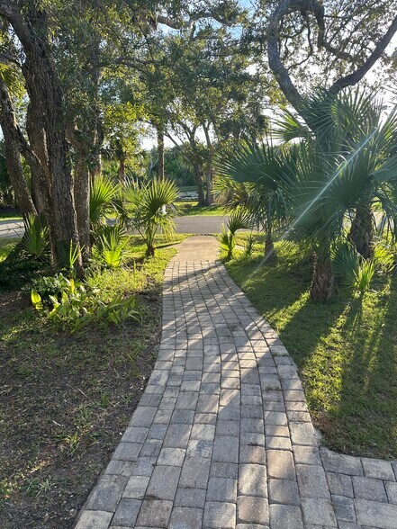 Building Photo - 1201 S Flagler Ave