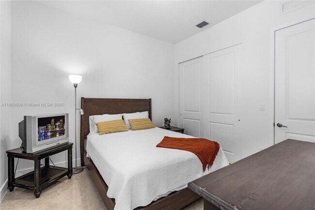 Building Photo - 4538 SW 173rd Ave