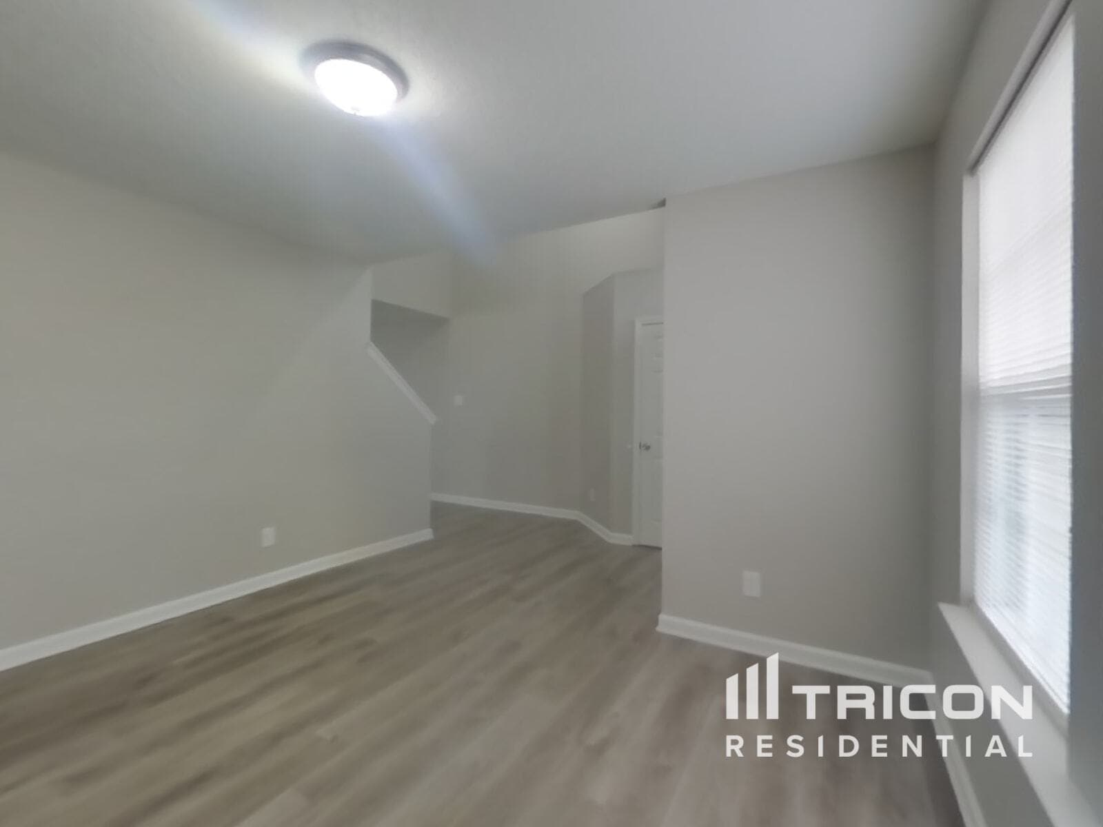 Building Photo - 10990 Clear Spring Dr