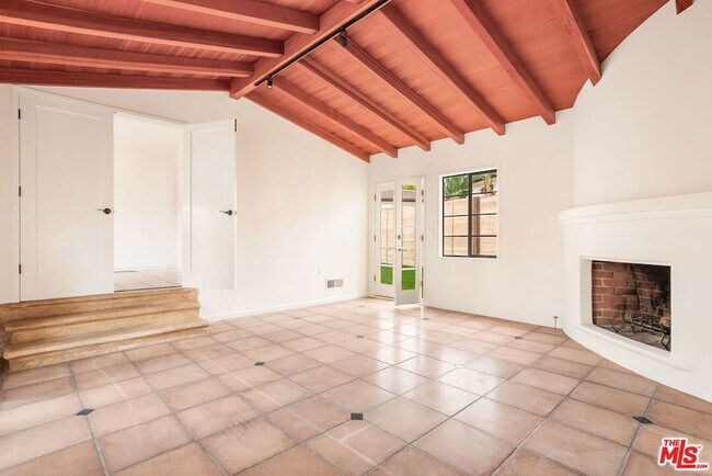 Building Photo - 2228 Prospect Ave