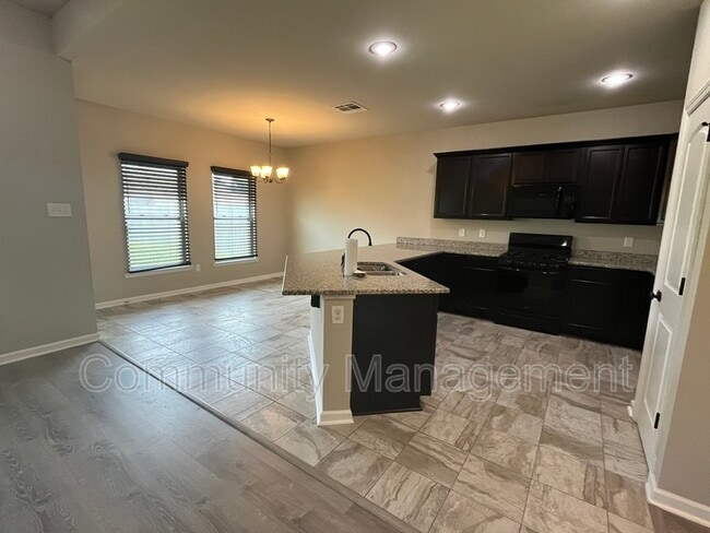 Building Photo - 13790 Fig Dr
