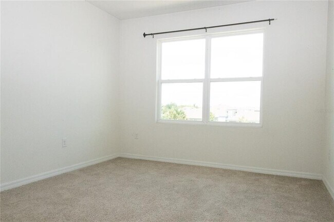 Building Photo - 3940 Silverstream Terrace