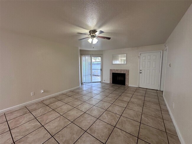 Building Photo - 9700 Leawood Blvd