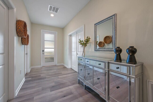 Building Photo - 4532 Target Blvd