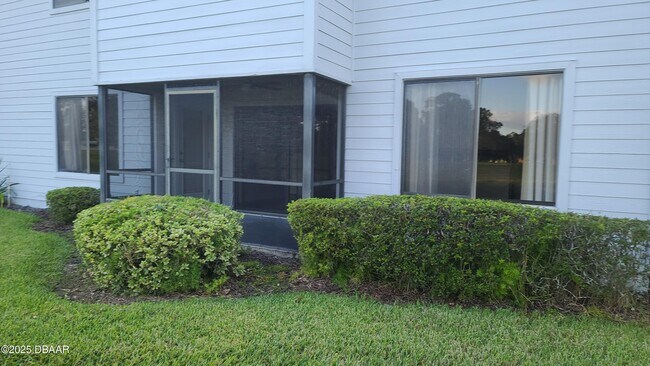 Building Photo - 138 Blue Heron Dr