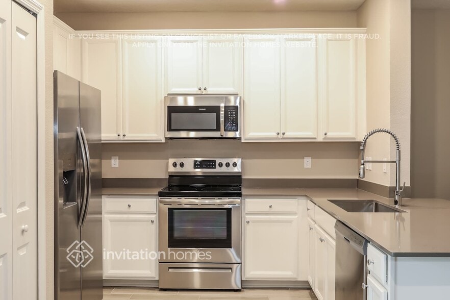 Building Photo - 13307 Shore Grass Dr