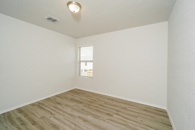 Building Photo - 5014 Jade Crossing