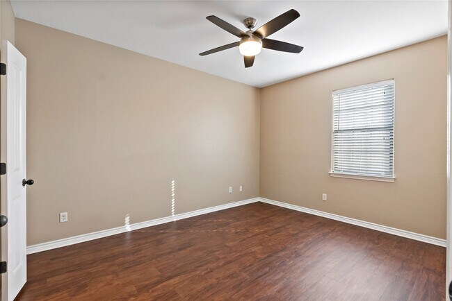 Building Photo - 3338 General Pkwy