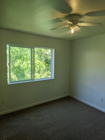 Building Photo - 14301 Mill Ct