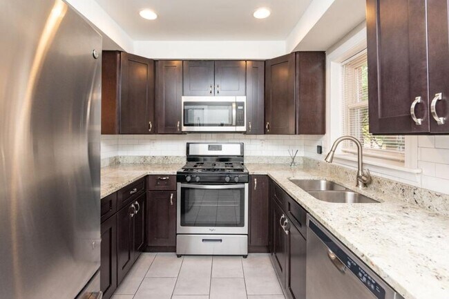 Primary Photo - 3 bedroom in Chicago IL 60625