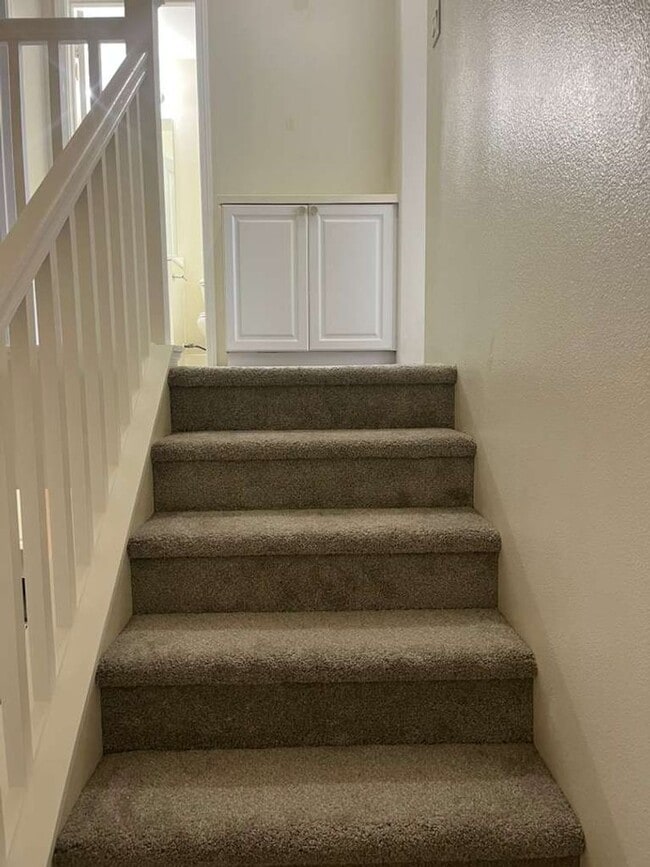 Building Photo - 3 bed 2.5 Bath 2 car garage/ Central AC/ Ewa Beach!
