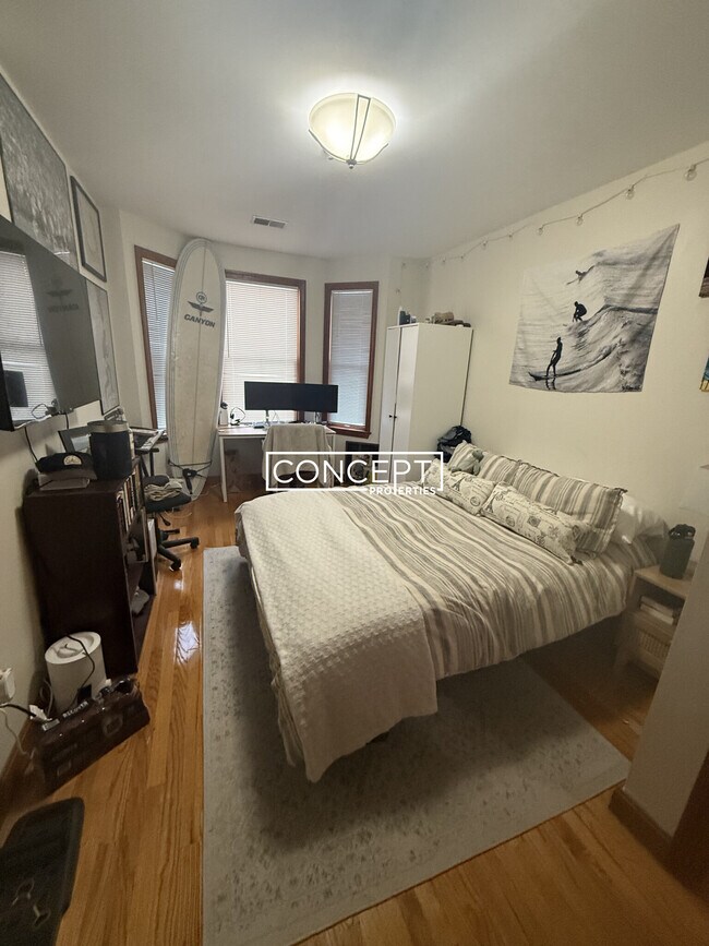 Building Photo - 104 Allston St