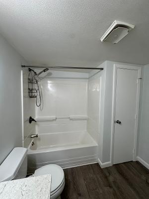 Building Photo - 1137 Hartford Ave