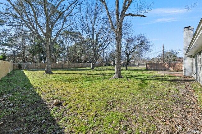 Building Photo - 709 Cimarron Trail