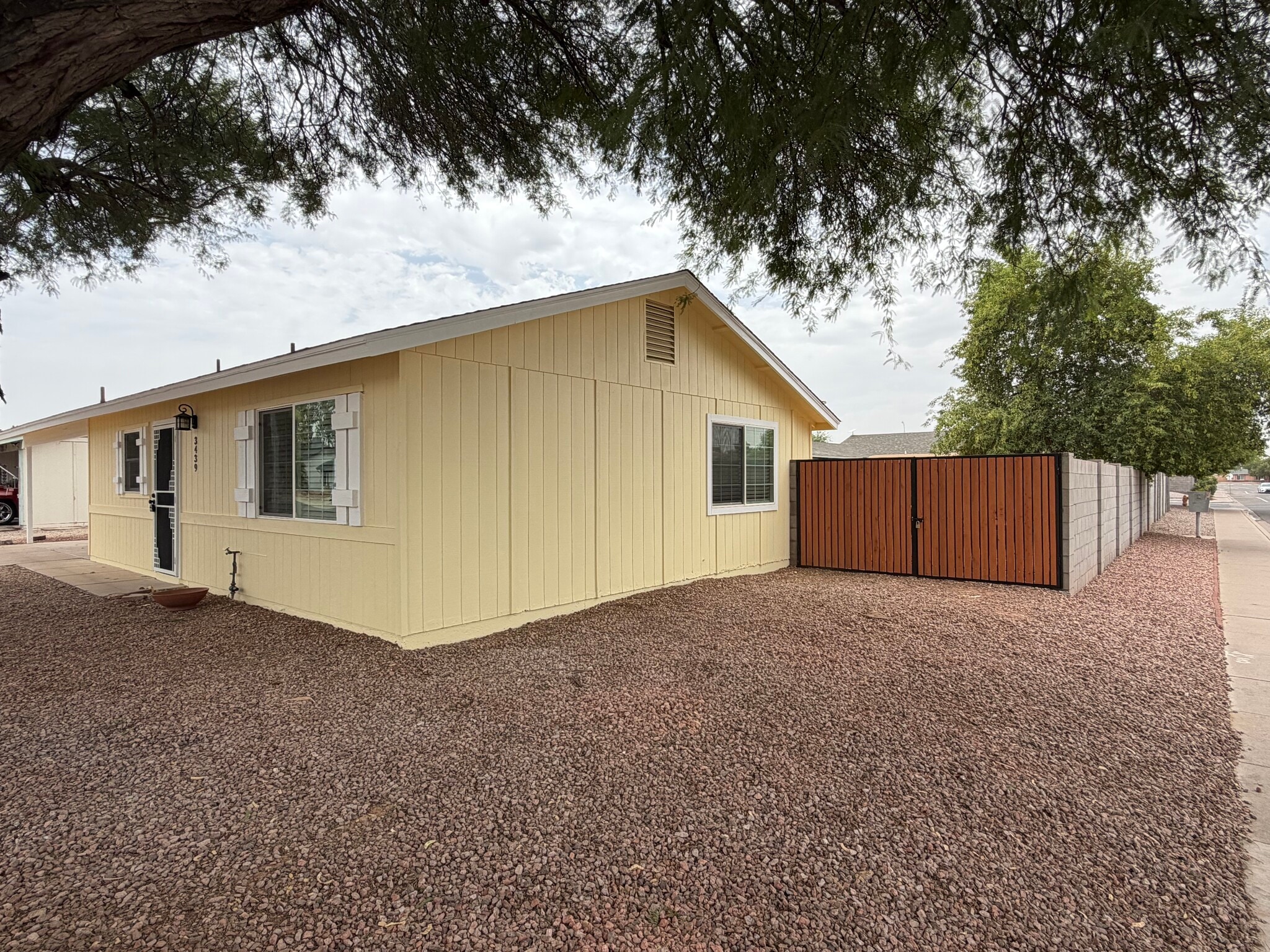 Building Photo - 3439 W Peppertree Ln