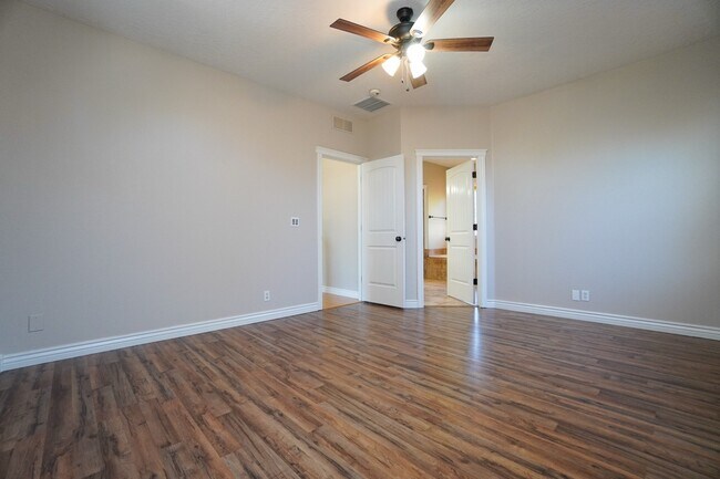 Building Photo - 2511 W Teano Dr