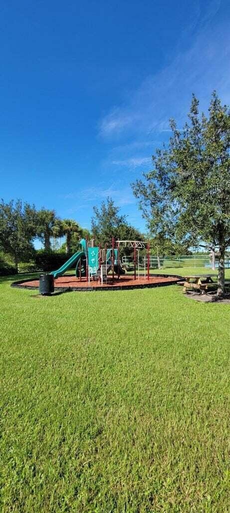 Building Photo - 5355 NW Pine Trail Cir