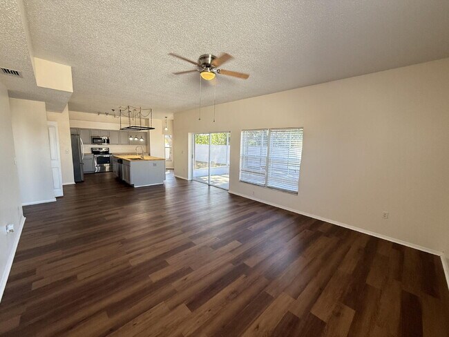 Building Photo - Beautifully remodeled 6 bedroom - 3 bath home in Summerfield Village