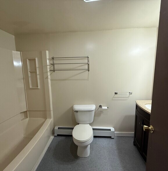 Building Photo - 314 E Dewart St