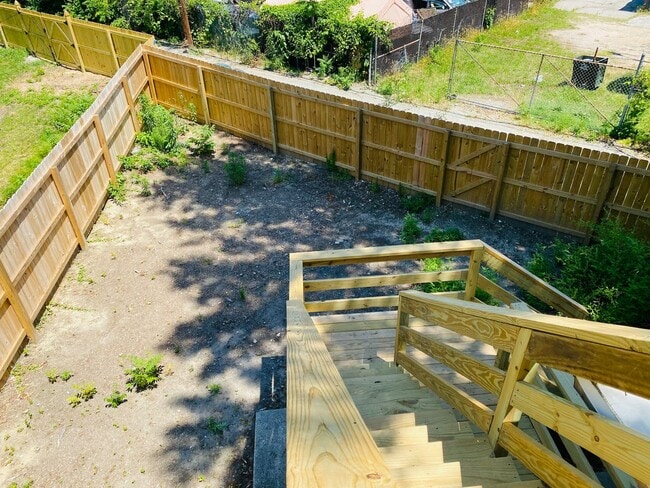 Building Photo - 2507 Seminary Ave