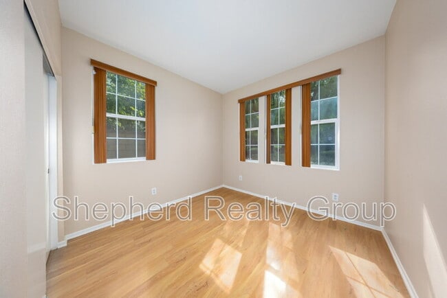 Building Photo - 2985 Breezy Meadow Cir