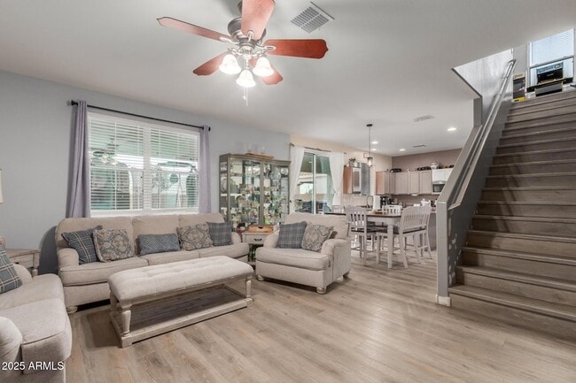 Building Photo - 836 E Constance Wy