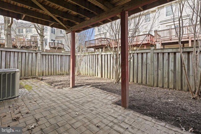 Building Photo - 3912 Maximilian Ct