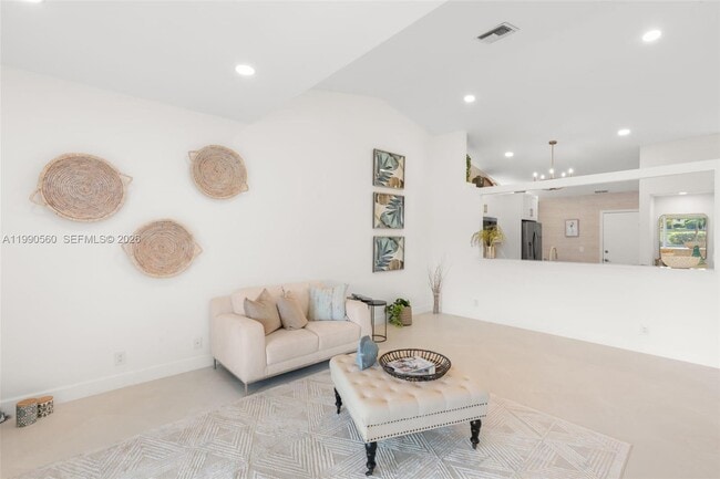 Building Photo - 15465 Lake Magnolia Pl