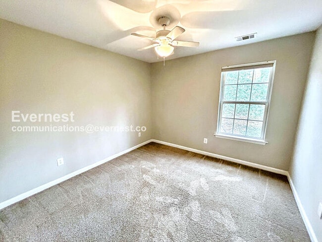 Building Photo - 8002 St Charles Square