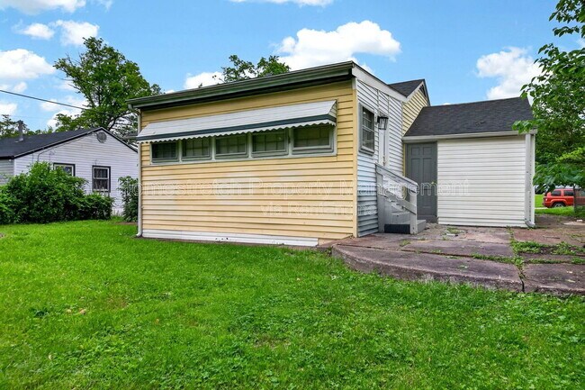 Building Photo - 10409 Renfrew Dr