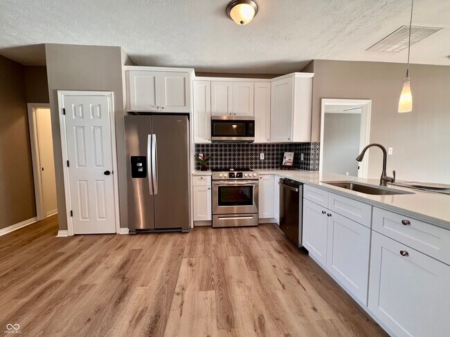 Building Photo - 12972 Brookdale Dr