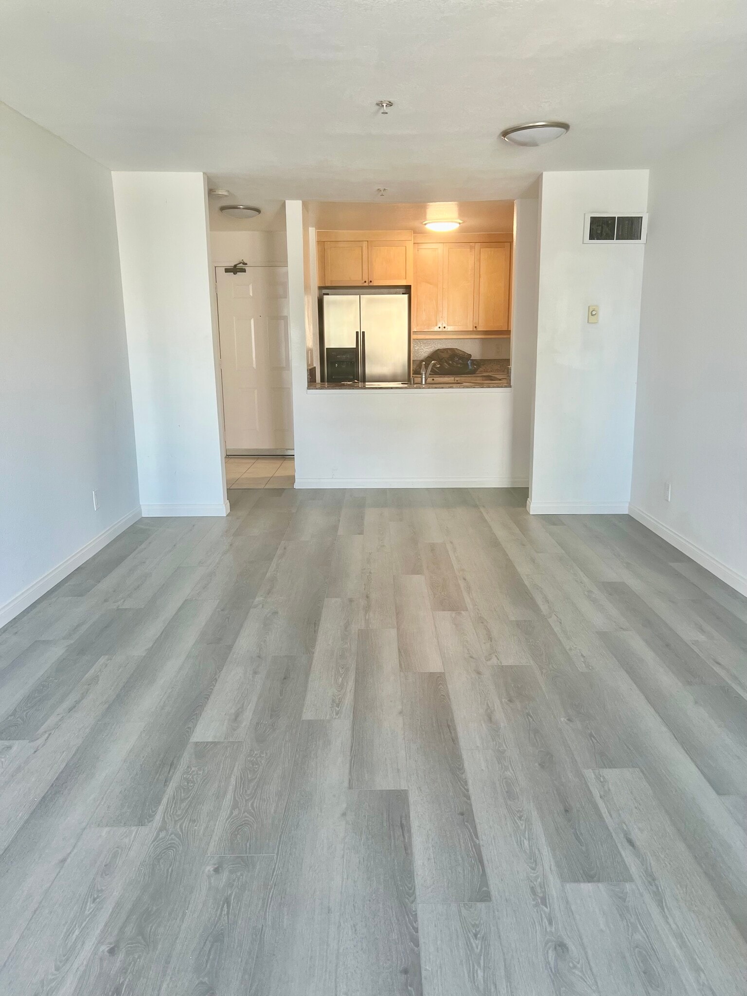 Building Photo - 3550 Lebon Dr